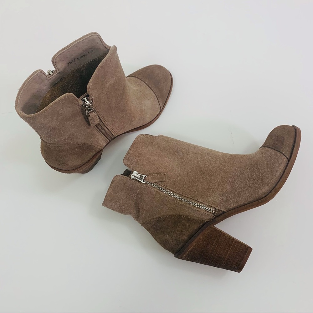Softwalk ankle booties, like new